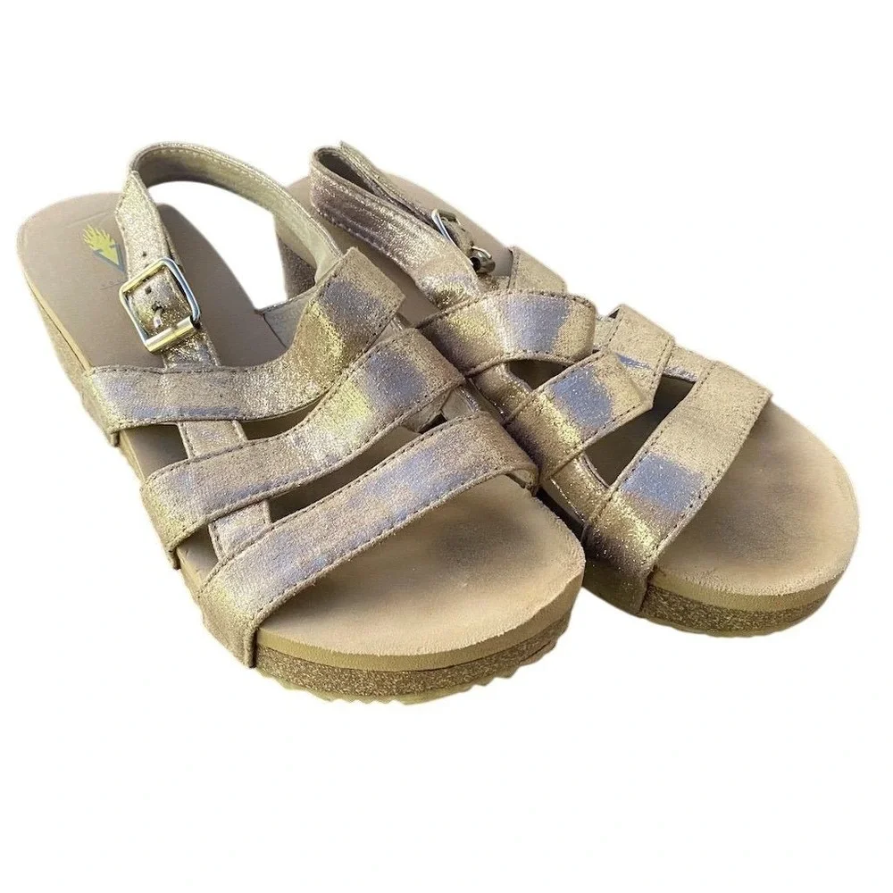 Volatile Size 3 Girls Gold Sparkle Strappy Buckle Platform Wedge Sandal Preowned